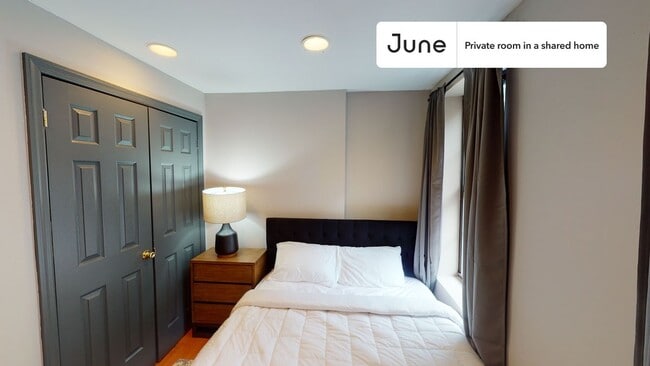 Foto del edificio - Room in Shared 3 bed/1 bath home