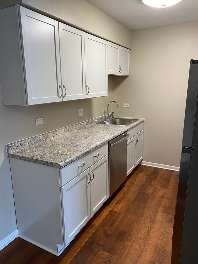 Building Photo - 7305 Tiffany Dr