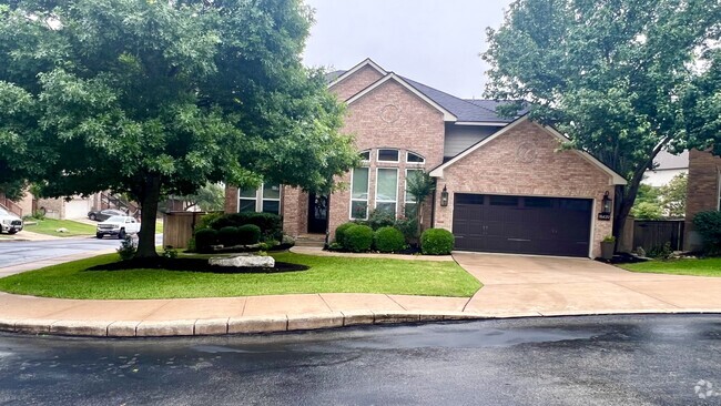 Front of house (located on 1/2 culdesac) - 18439 Rogers Bend
