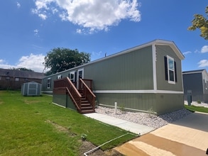 Building Photo - 15931 S Flores St