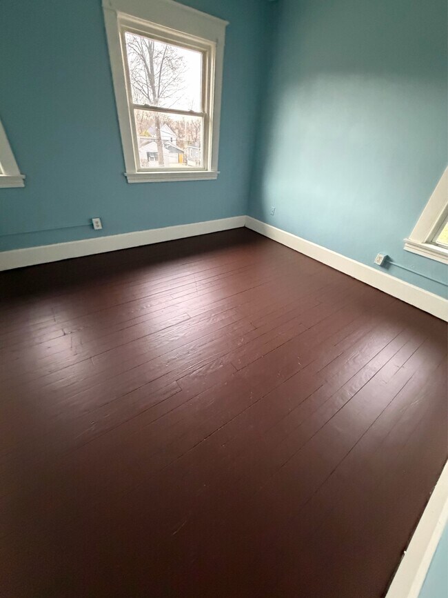 Foto del edificio - 737 Lake Dr