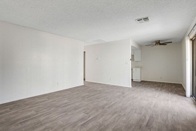 Interior Photo - Windsor Arms Apartments