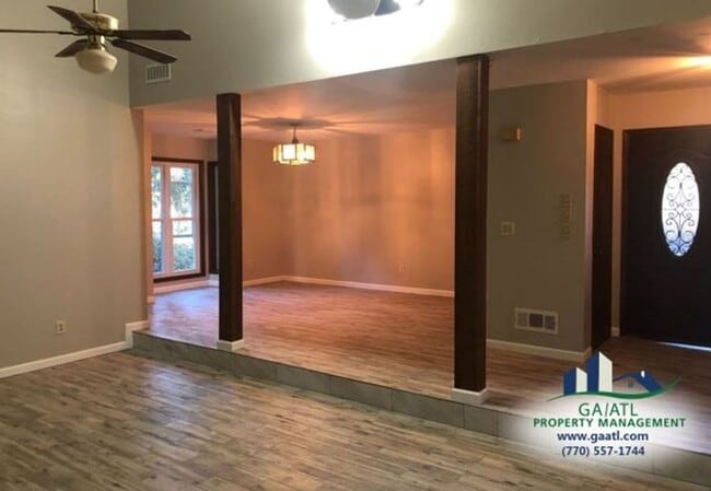 Photo - Spacious home in Stone Mountain with sunroom