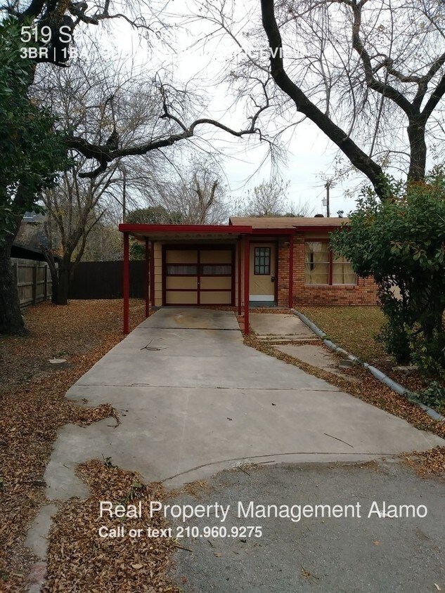 Foto principal - 519 Sandalwood Ln