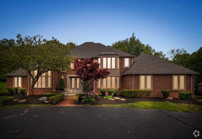 Building Photo - 4932 Susans Way