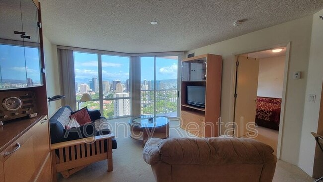 Photo - 801 S King St Apartment