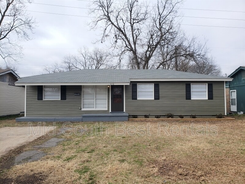 Primary Photo - 115 Meadow Park Dr