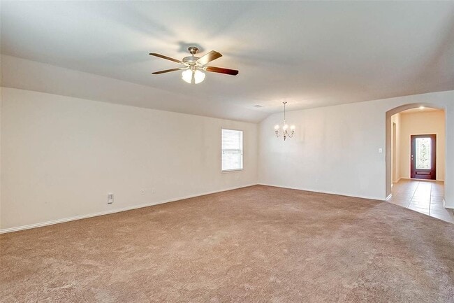 Building Photo - 215 Stoneroller Dr