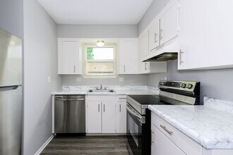 Building Photo - Parkville Place Apartments