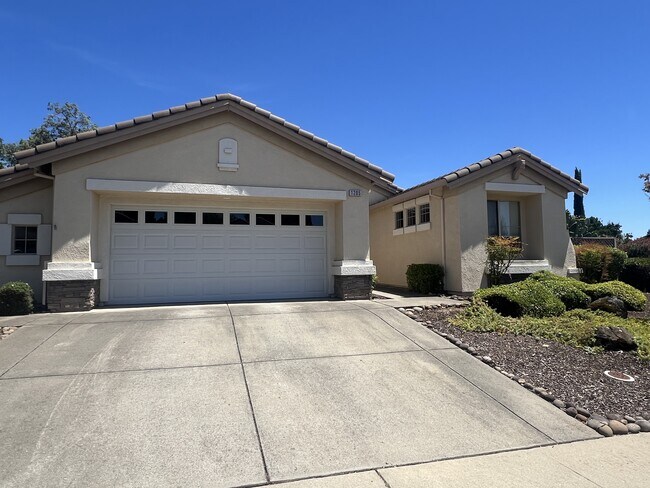 Foto del edificio - 1205 Shadow Glen Ln
