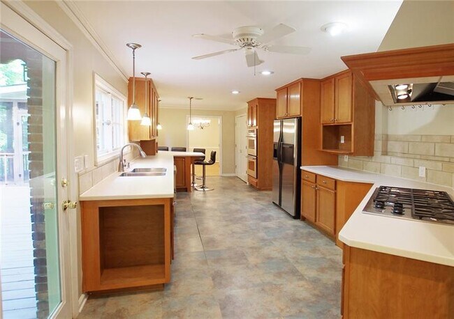 Foto del edificio - 5068 Vernon Oaks Dr