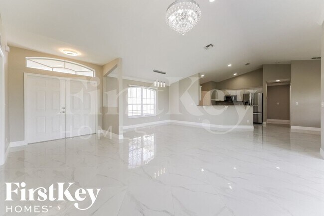 Foto del edificio - 530 NE 15th Terrace