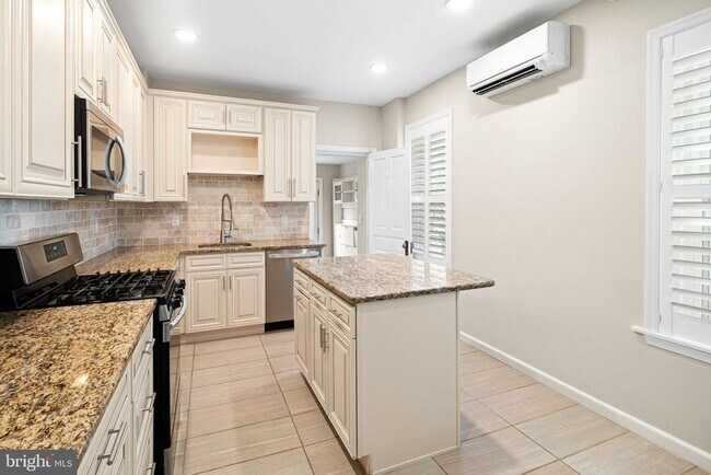 Building Photo - 232 Buchanan St