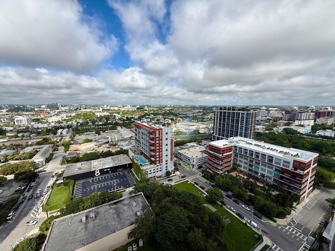 Foto principal - 1600 NE 1st Ave