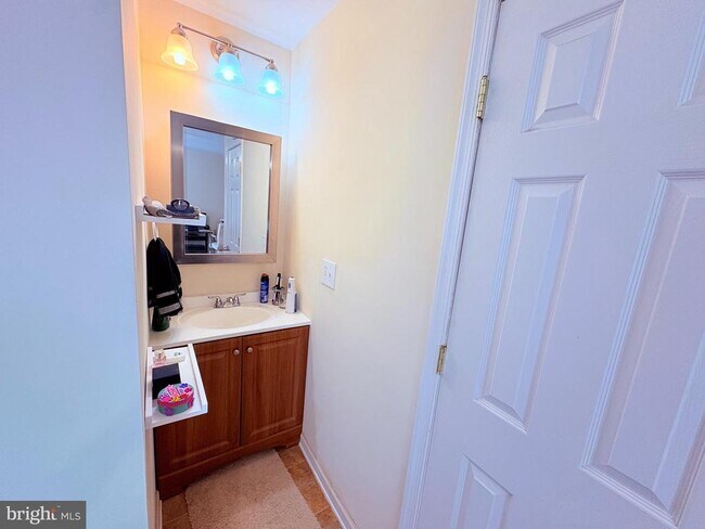 Building Photo - 15068 Catbrier Ct