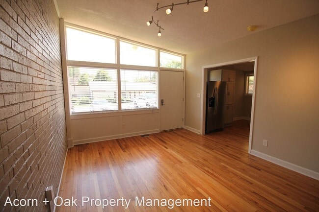 Building Photo - 2 br, 1 bath House - 521 Bashford Rd.