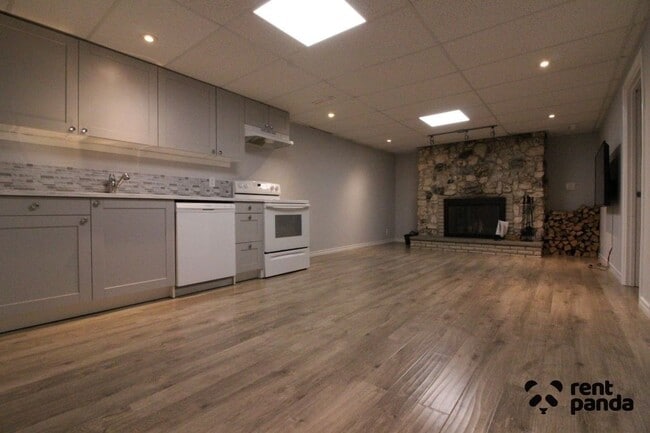 Building Photo - 414 Pineview Bay