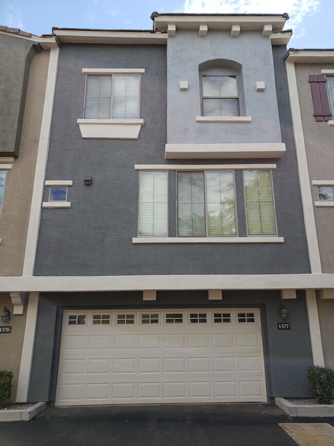 Parte trasera exterior - 280 S Evergreen Rd