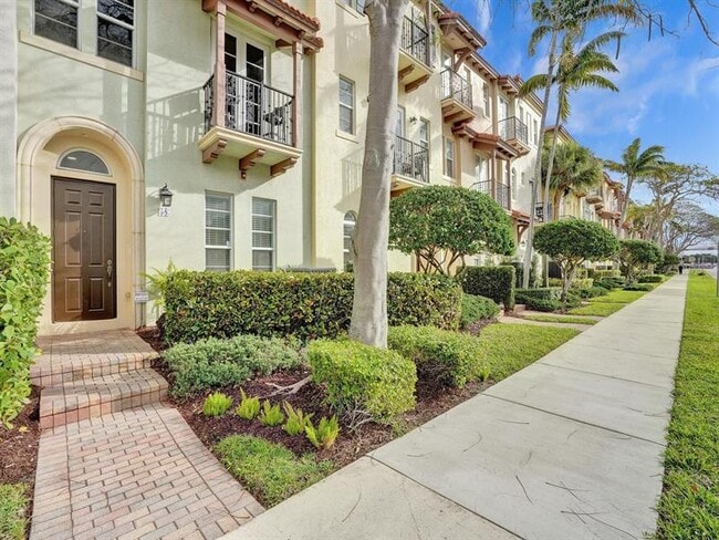 Building Photo - 58 Via Floresta Dr