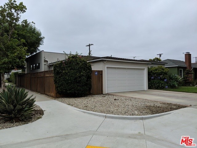 Building Photo - 2700 Coolidge Ave