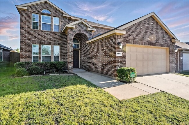 Building Photo - 1205 Caroline Dr