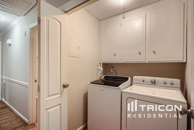 Building Photo - 3717 Smokerise Hill Dr