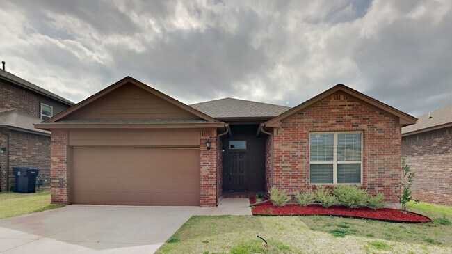 Foto del edificio - Spacious 4 Bedroom 2 Bathroom Home in Deer Creek Schools (Neighborhood Pool/Park)