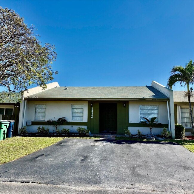 Foto del edificio - 12144 SW 110th St Cir W