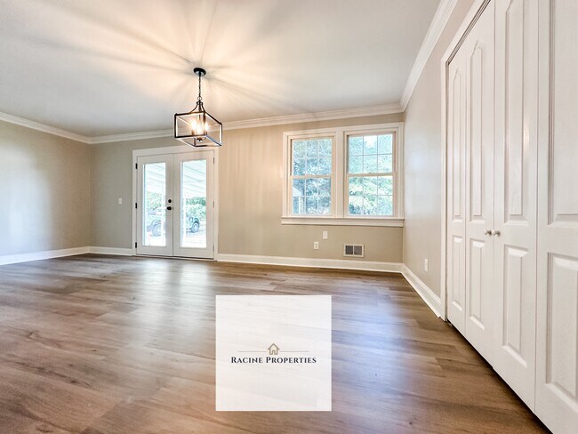 Building Photo - 207 Ivy Dr