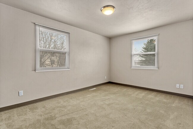 Foto del edificio - 2627 N Helen St