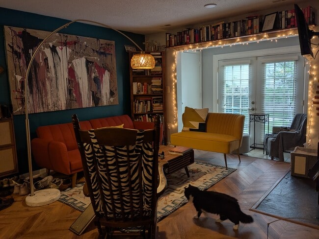 Building Photo - 1623 Carriage House Ter
