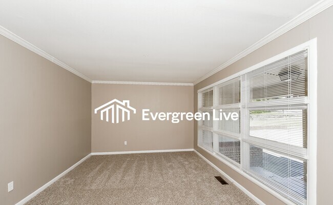 Building Photo - 913 27th Ave NE