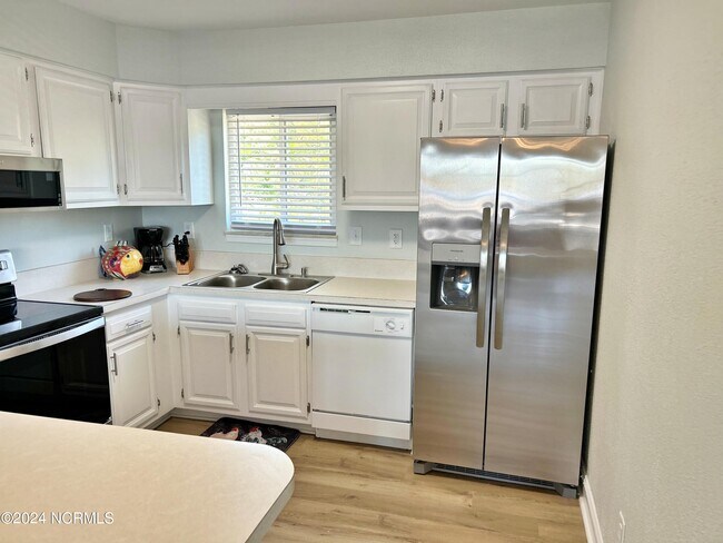 Foto del edificio - 115 Dock Side Dr