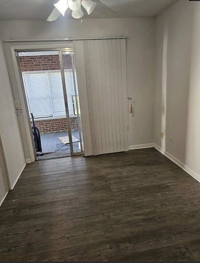 Comedor - 320 Cambout St
