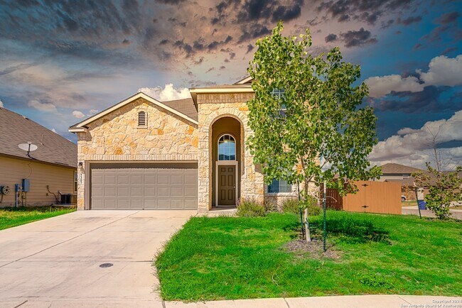 Foto del edificio - 2307 Clover Ridge