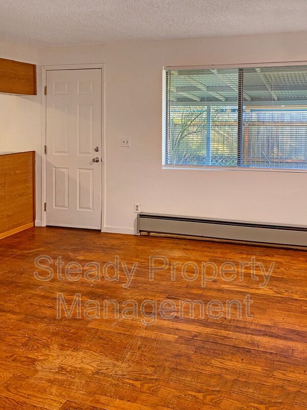 216 3rd Ave SW Unit B, Pacific, WA 98047 Condo for Rent in Pacific