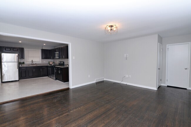 Foto del edificio - 545 West Ave