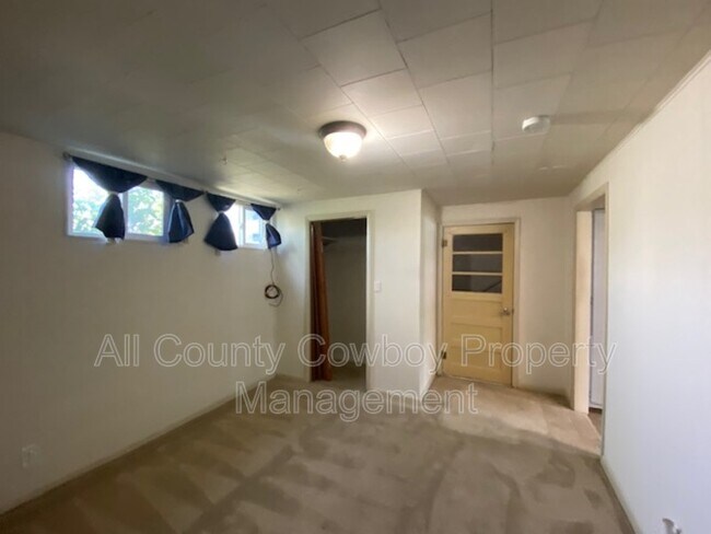 Building Photo - 1116 1/2 E. Harney