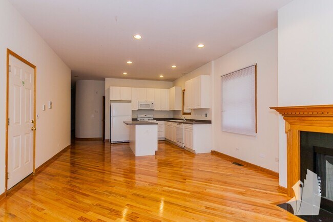 Foto del edificio - 2719 N Wayne Ave
