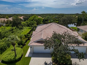 Building Photo - 8408 SE Paurotis Ln