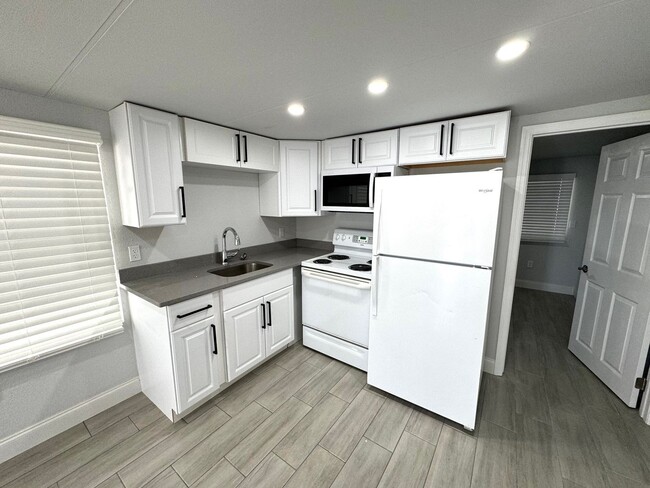 Foto del edificio - 1007 51st Ave W