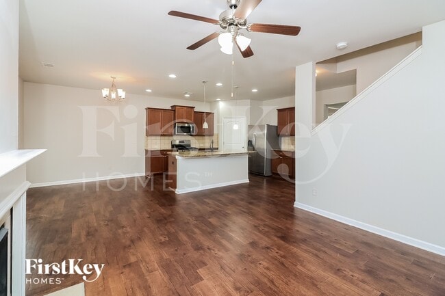 Building Photo - 404 Silverwood Dr