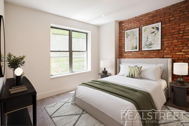 Foto del edificio - Gorgeous Spacious 3 Bedroom in Prime Crown Heights