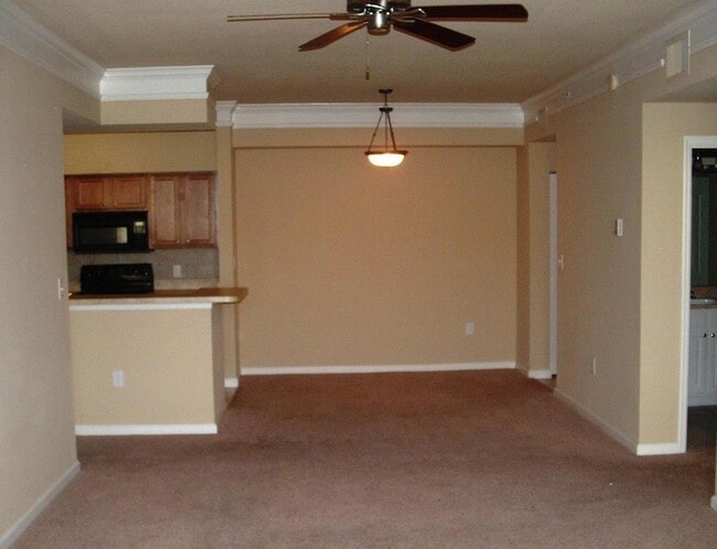 Foto del edificio - 9833 Baywinds Blvd