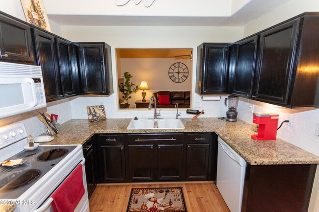 Photo - LOVELY SINGLE LEVEL 3 BEDROOM W/DEN 2 BATH PEORIA HOME VERY CLEAN!