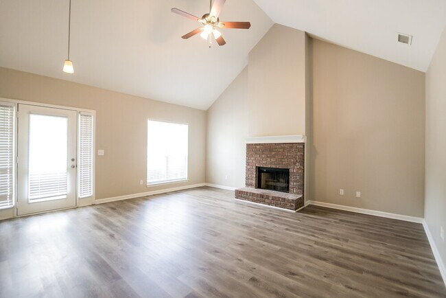 Foto del edificio - 520 Brooksdale Dr