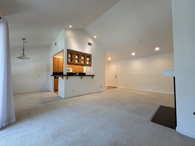 Foto del edificio - Spacious One Bedroom in Downtown Menlo Park
