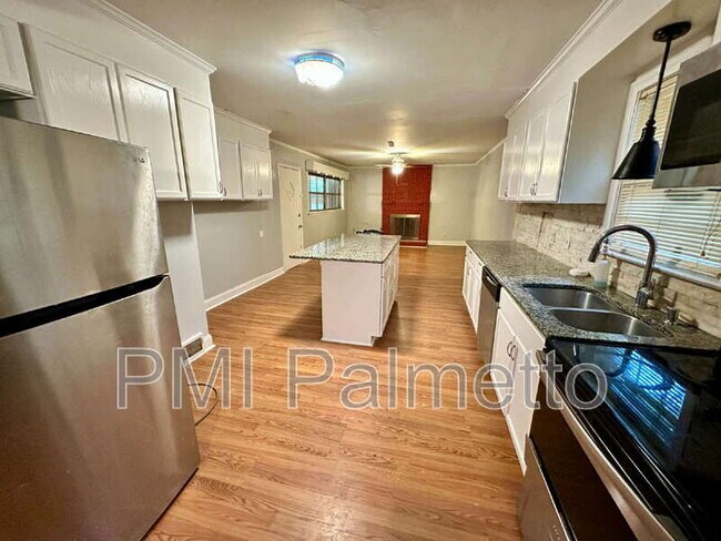 Foto del edificio - 313 Myles Ave