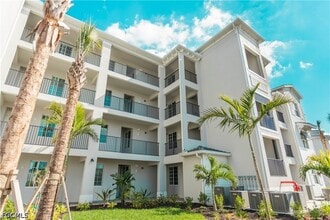 Building Photo - 15375 Grn Acrs Ave