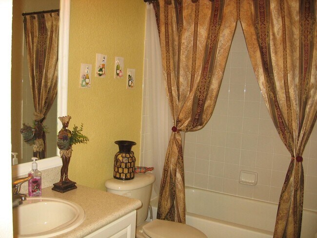 Foto del edificio - 1118 Shoma Dr